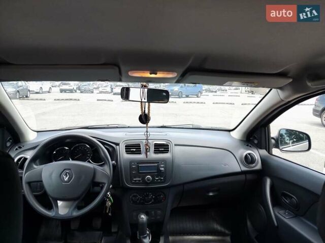 Бежевый Рено Логан, объемом двигателя 1.1 л и пробегом 25 тыс. км за 7700 $, фото 10 на Automoto.ua