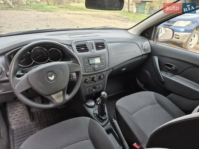 Бежевый Рено Логан, объемом двигателя 1.15 л и пробегом 27 тыс. км за 5600 $, фото 9 на Automoto.ua