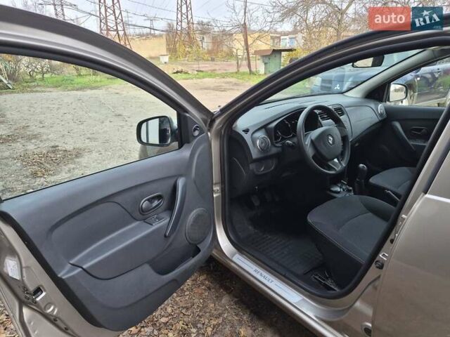 Бежевый Рено Логан, объемом двигателя 1.15 л и пробегом 27 тыс. км за 5600 $, фото 8 на Automoto.ua