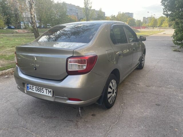 Бежевый Рено Логан, объемом двигателя 1.6 л и пробегом 147 тыс. км за 6800 $, фото 2 на Automoto.ua