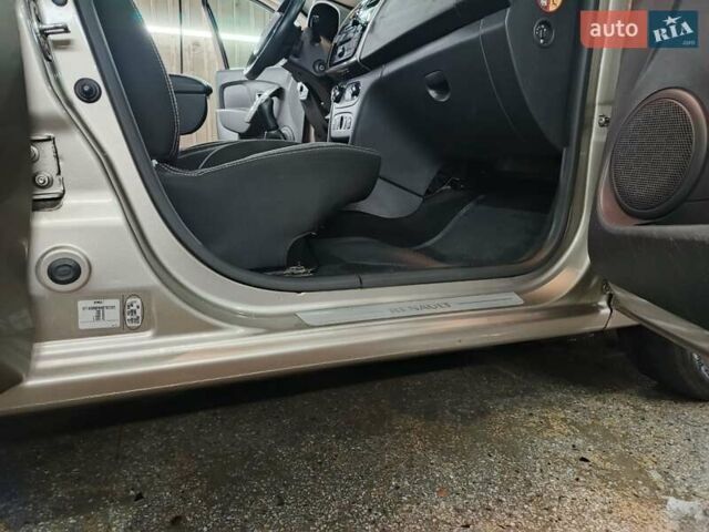 Бежевый Рено Логан, объемом двигателя 1.15 л и пробегом 114 тыс. км за 6800 $, фото 5 на Automoto.ua