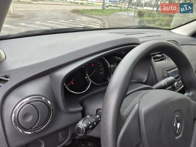 Бежевый Рено Логан, объемом двигателя 1.15 л и пробегом 27 тыс. км за 5600 $, фото 17 на Automoto.ua