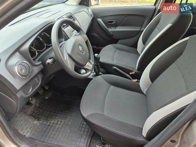 Бежевый Рено Логан, объемом двигателя 1.15 л и пробегом 27 тыс. км за 5600 $, фото 11 на Automoto.ua