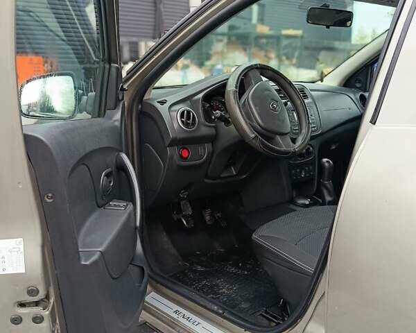 Бежевый Рено Логан, объемом двигателя 1.46 л и пробегом 139 тыс. км за 6500 $, фото 12 на Automoto.ua