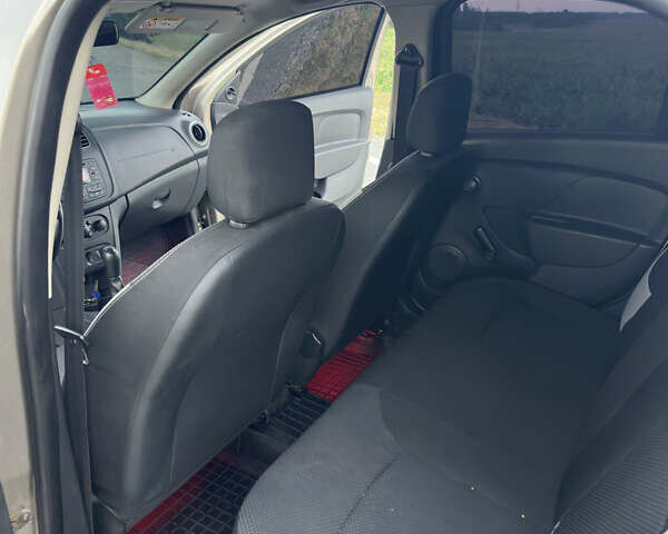 Бежевый Рено Логан, объемом двигателя 1.46 л и пробегом 177 тыс. км за 7000 $, фото 10 на Automoto.ua