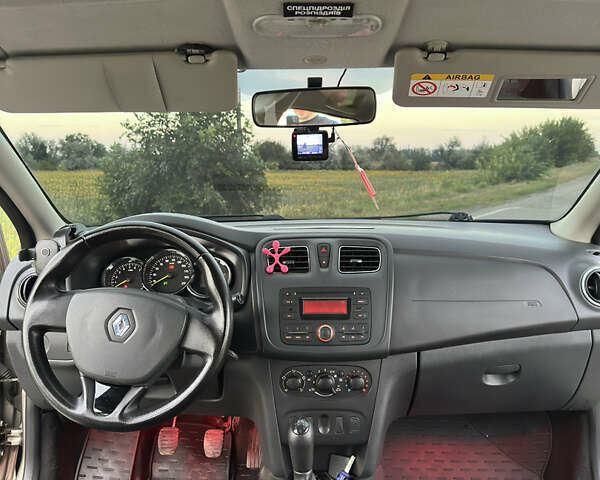 Бежевый Рено Логан, объемом двигателя 1.46 л и пробегом 177 тыс. км за 7000 $, фото 8 на Automoto.ua