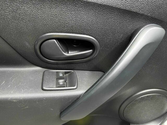 Бежевый Рено Логан, объемом двигателя 1.5 л и пробегом 37 тыс. км за 8200 $, фото 9 на Automoto.ua