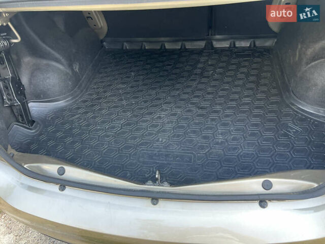 Бежевий Рено Логан, об'ємом двигуна 1 л та пробігом 47 тис. км за 8100 $, фото 23 на Automoto.ua