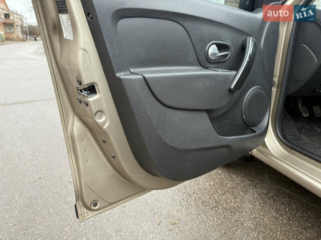 Бежевый Рено Логан, объемом двигателя 1.46 л и пробегом 169 тыс. км за 7700 $, фото 17 на Automoto.ua