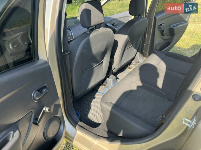 Бежевий Рено Логан, об'ємом двигуна 1 л та пробігом 47 тис. км за 8100 $, фото 18 на Automoto.ua