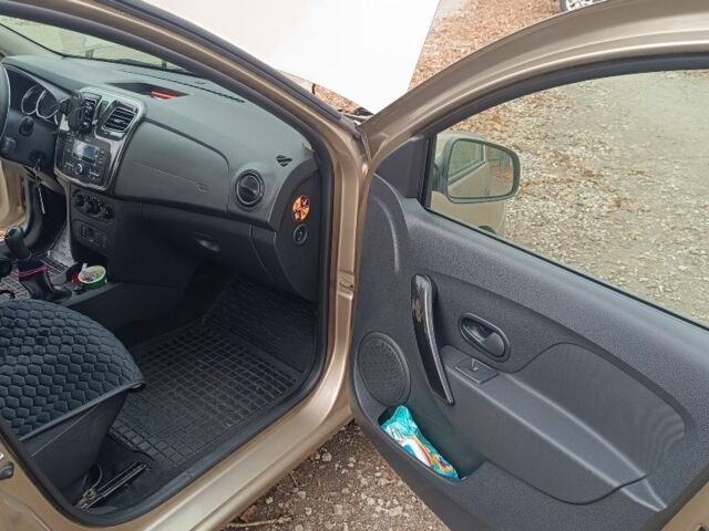 Бежевий Рено Логан, об'ємом двигуна 1.5 л та пробігом 72 тис. км за 12000 $, фото 10 на Automoto.ua