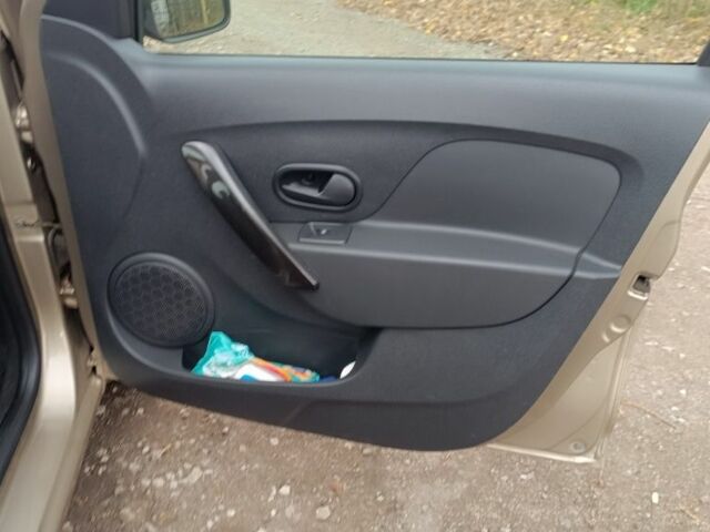 Бежевий Рено Логан, об'ємом двигуна 1.5 л та пробігом 72 тис. км за 12000 $, фото 11 на Automoto.ua