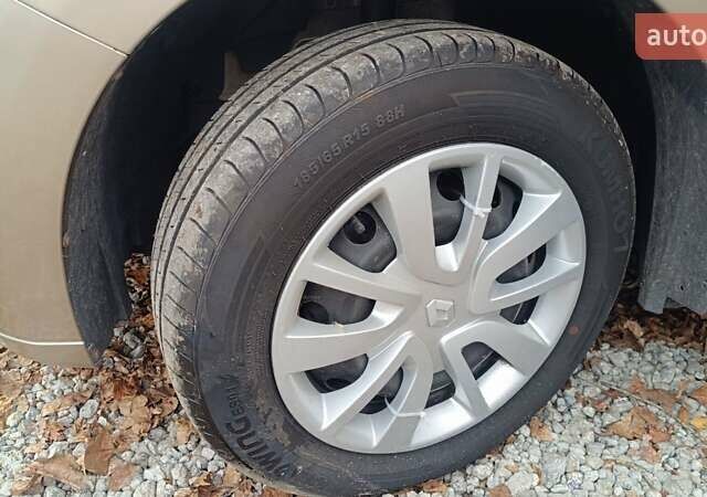 Бежевий Рено Логан, об'ємом двигуна 1.46 л та пробігом 72 тис. км за 12000 $, фото 7 на Automoto.ua