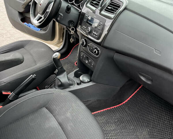 Бежевый Рено Логан, объемом двигателя 1.46 л и пробегом 110 тыс. км за 9250 $, фото 6 на Automoto.ua