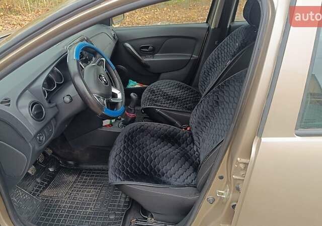 Бежевий Рено Логан, об'ємом двигуна 1.46 л та пробігом 72 тис. км за 12000 $, фото 4 на Automoto.ua