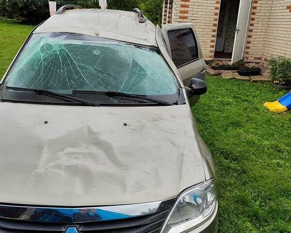 Бежевый Рено Логан, объемом двигателя 1.6 л и пробегом 250 тыс. км за 2800 $, фото 3 на Automoto.ua