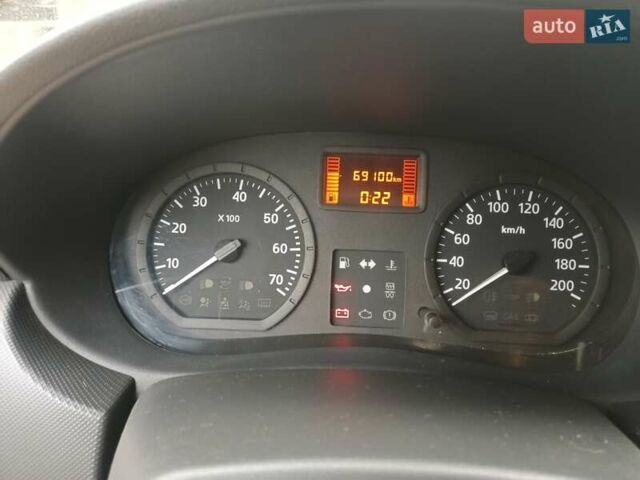 Бежевый Рено Логан, объемом двигателя 1.6 л и пробегом 69 тыс. км за 6000 $, фото 2 на Automoto.ua