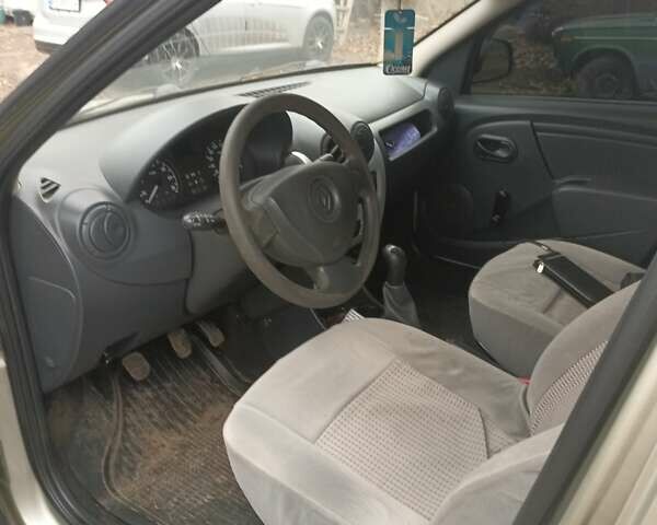 Бежевый Рено Логан, объемом двигателя 1.6 л и пробегом 69 тыс. км за 6000 $, фото 3 на Automoto.ua