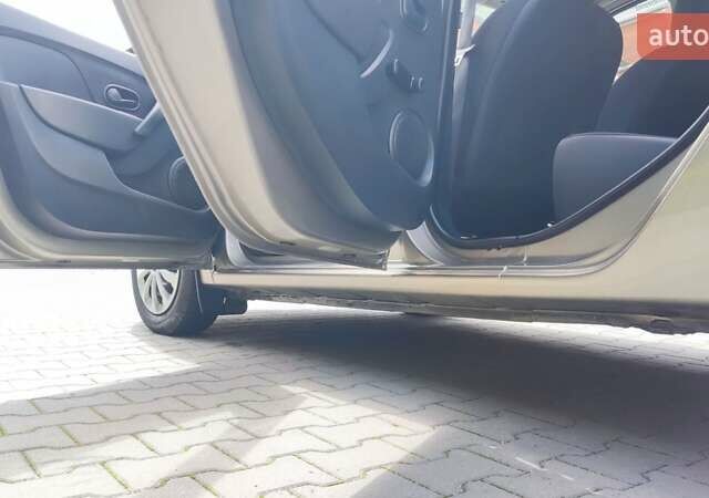 Бежевый Рено Логан, объемом двигателя 1.46 л и пробегом 123 тыс. км за 7999 $, фото 11 на Automoto.ua