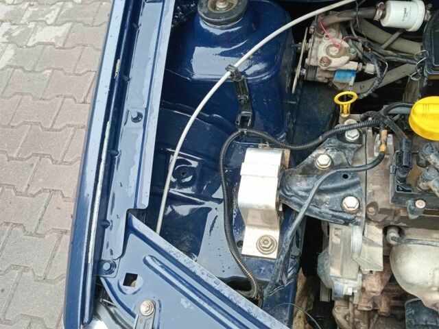 Чорний Рено Логан, об'ємом двигуна 1.6 л та пробігом 450 тис. км за 2650 $, фото 6 на Automoto.ua