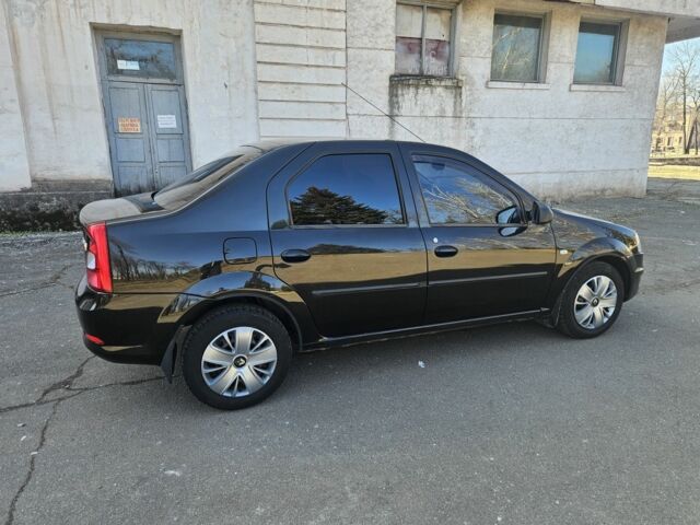Чорний Рено Логан, об'ємом двигуна 1.6 л та пробігом 70 тис. км за 7300 $, фото 6 на Automoto.ua