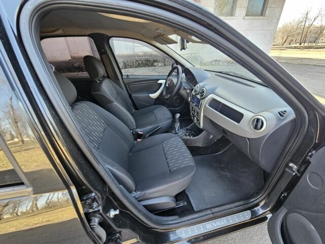 Чорний Рено Логан, об'ємом двигуна 1.6 л та пробігом 70 тис. км за 7300 $, фото 17 на Automoto.ua