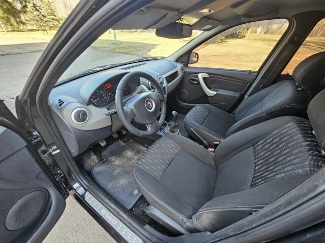 Чорний Рено Логан, об'ємом двигуна 1.6 л та пробігом 70 тис. км за 7300 $, фото 13 на Automoto.ua