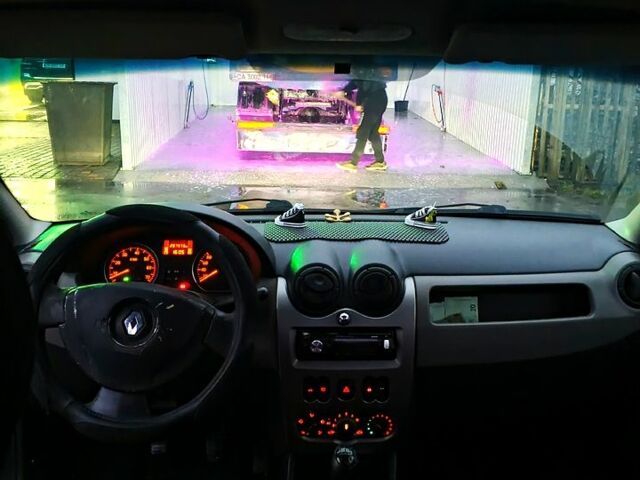 Чорний Рено Логан, об'ємом двигуна 1.4 л та пробігом 220 тис. км за 2900 $, фото 10 на Automoto.ua