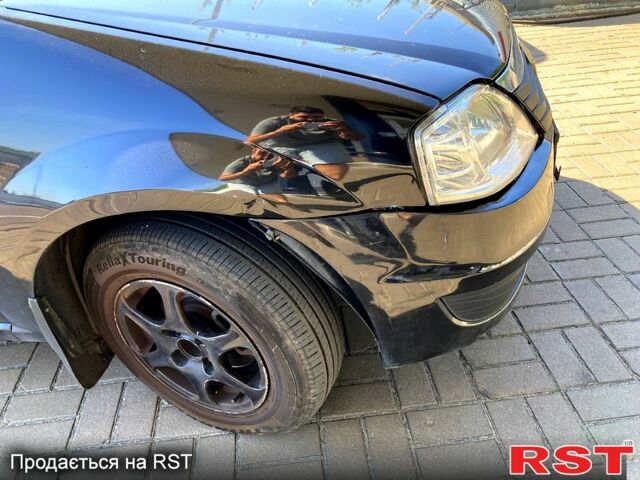 Черный Рено Логан, объемом двигателя 1.6 л и пробегом 235 тыс. км за 3500 $, фото 11 на Automoto.ua