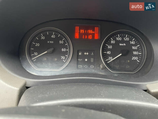 Черный Рено Логан, объемом двигателя 1.39 л и пробегом 350 тыс. км за 4500 $, фото 7 на Automoto.ua