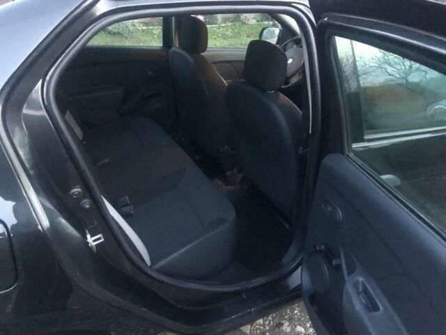 Черный Рено Логан, объемом двигателя 1.1 л и пробегом 145 тыс. км за 4500 $, фото 13 на Automoto.ua