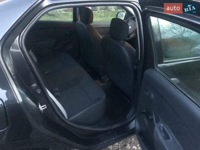 Черный Рено Логан, объемом двигателя 1.1 л и пробегом 145 тыс. км за 4500 $, фото 12 на Automoto.ua