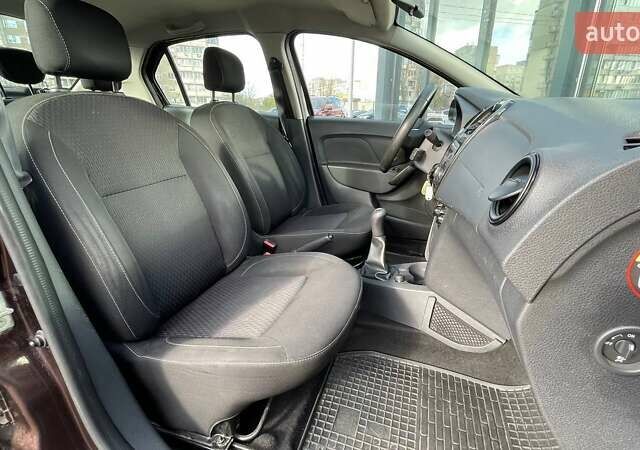 Рено Логан 2017 у Києві на Automoto.ua Коричневий Рено Логан, об'ємом двигуна 1.15 л та пробігом 91 тис. км за 7490 $, фото 11 на Automoto.ua