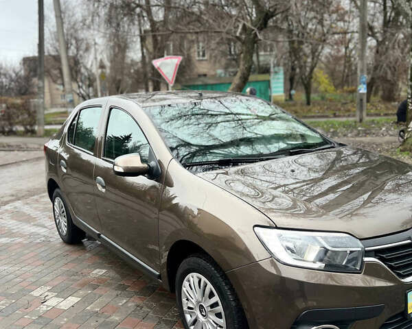 Коричневый Рено Логан, объемом двигателя 1.46 л и пробегом 140 тыс. км за 6999 $, фото 4 на Automoto.ua