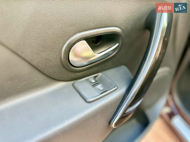 Коричневый Рено Логан, объемом двигателя 1.46 л и пробегом 40 тыс. км за 9555 $, фото 25 на Automoto.ua