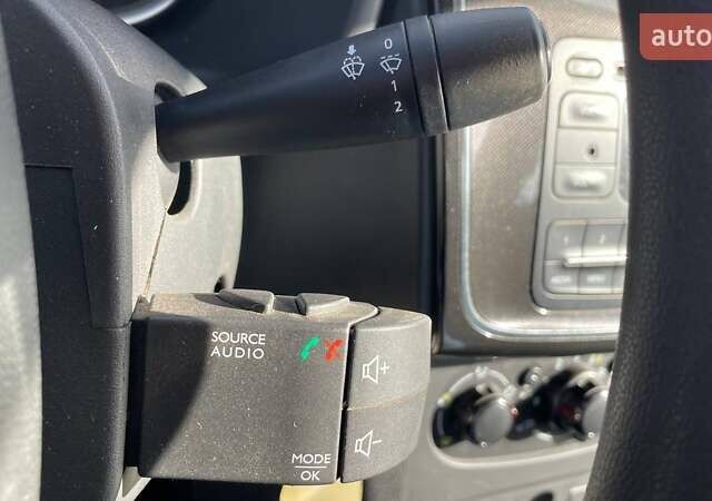 Рено Логан 2017 у Києві на Automoto.ua Коричневий Рено Логан, об'ємом двигуна 1.15 л та пробігом 91 тис. км за 7490 $, фото 15 на Automoto.ua