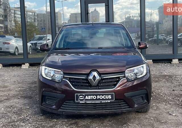 Рено Логан 2017 у Києві на Automoto.ua Коричневий Рено Логан, об'ємом двигуна 1.15 л та пробігом 91 тис. км за 7490 $, фото 1 на Automoto.ua