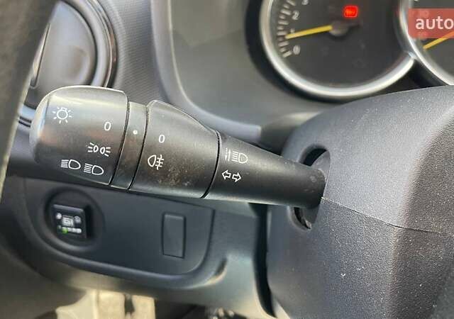 Рено Логан 2017 у Києві на Automoto.ua Коричневий Рено Логан, об'ємом двигуна 1.15 л та пробігом 91 тис. км за 7490 $, фото 14 на Automoto.ua