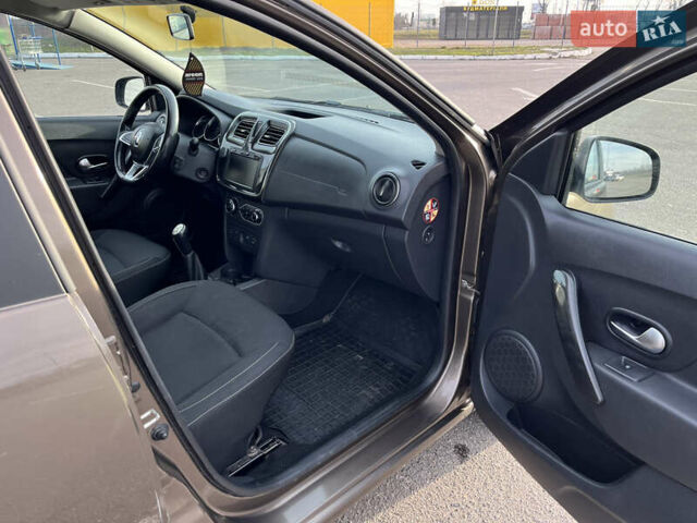 Коричневый Рено Логан, объемом двигателя 1.5 л и пробегом 143 тыс. км за 6800 $, фото 24 на Automoto.ua