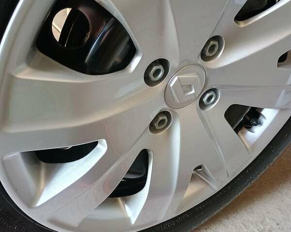 Коричневий Рено Логан, об'ємом двигуна 0.9 л та пробігом 81 тис. км за 10000 $, фото 40 на Automoto.ua