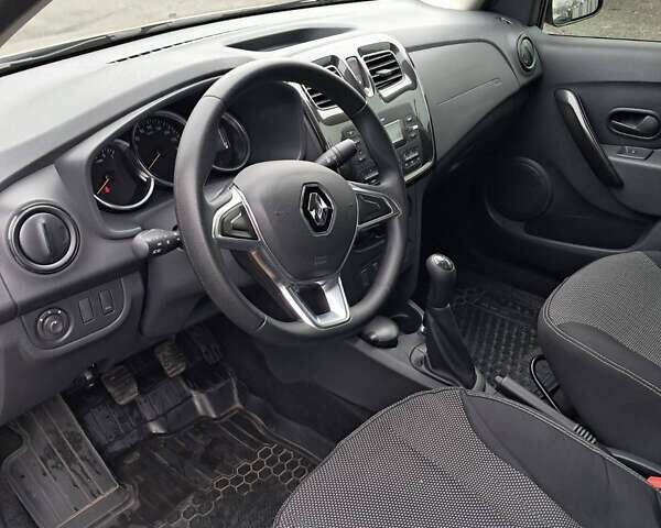 Коричневый Рено Логан, объемом двигателя 9 л и пробегом 30 тыс. км за 10000 $, фото 3 на Automoto.ua