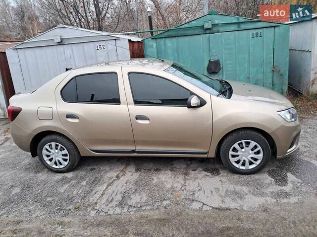 Коричневый Рено Логан, объемом двигателя 9 л и пробегом 30 тыс. км за 10000 $, фото 1 на Automoto.ua