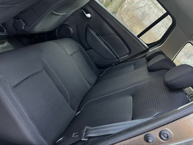 Коричневый Рено Логан, объемом двигателя 1.5 л и пробегом 68 тыс. км за 11300 $, фото 15 на Automoto.ua