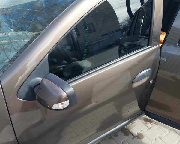 Коричневый Рено Логан, объемом двигателя 1.46 л и пробегом 77 тыс. км за 11300 $, фото 18 на Automoto.ua
