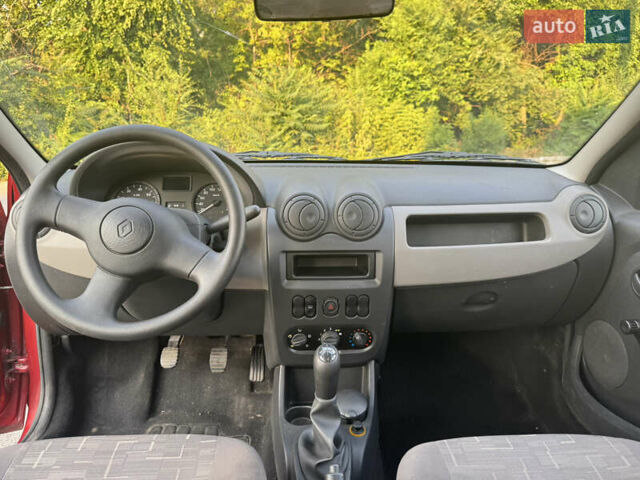 Красный Рено Логан, объемом двигателя 1.4 л и пробегом 20 тыс. км за 4750 $, фото 28 на Automoto.ua