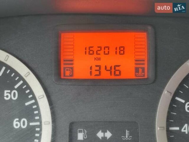 Красный Рено Логан, объемом двигателя 1.39 л и пробегом 177 тыс. км за 4100 $, фото 9 на Automoto.ua