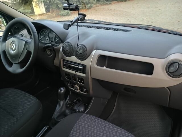 Красный Рено Логан, объемом двигателя 0 л и пробегом 131 тыс. км за 6500 $, фото 7 на Automoto.ua