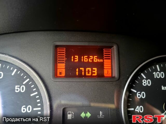 Красный Рено Логан, объемом двигателя 1.4 л и пробегом 130 тыс. км за 6450 $, фото 11 на Automoto.ua