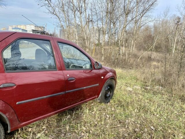 Красный Рено Логан, объемом двигателя 1.4 л и пробегом 179 тыс. км за 1850 $, фото 4 на Automoto.ua