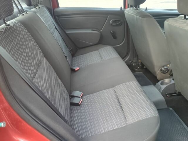 Красный Рено Логан, объемом двигателя 0 л и пробегом 131 тыс. км за 6500 $, фото 16 на Automoto.ua